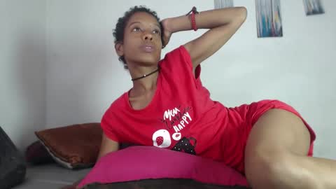 Snapshot of osirishills chatting on October 29, 2025, 3:47 pm OsirisHills online show from October 29, 2025, 3:47 pm