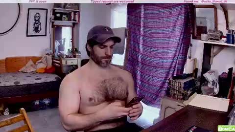 Snapshot of osito_blanco chatting on August 4, 2026, 5:48 pm Osito Blanco online show from August 4, 2026, 5:48 pm