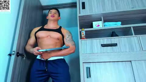 Snapshot of oskar_ford21 chatting on October 14, 2025, 2:12 am Oskar Ford NEW ACCOUNT online show from October 14, 2025, 2:12 am