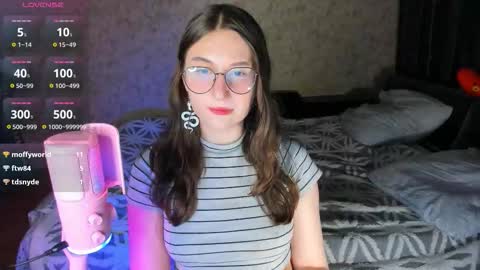 Snapshot of oskar_fucker chatting on September 21, 2025, 3:41 am Leliana online show from September 21, 2025, 3:41 am