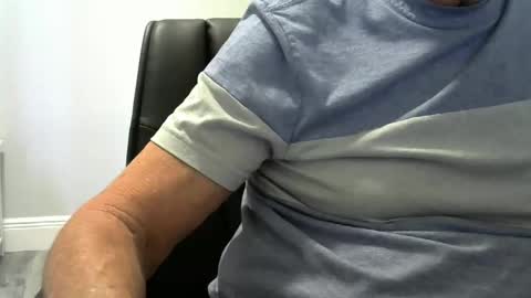 Snapshot of ossibottom chatting on September 11, 2025, 9:15 pm Ossi online show from September 11, 2025, 9:15 pm