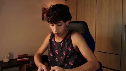 ostin 18hot online show from December 31, 2024, 1:15 am