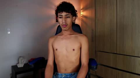 ostin 18hot online show from February 12, 2025, 2:14 am