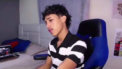 ostin 18hot online show from September 12, 2025, 2:33 am