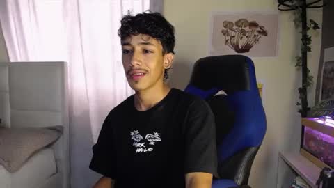 ostin 18hot online show from September 16, 2025, 6:31 pm