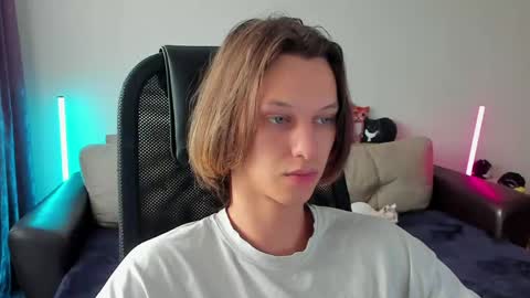 Ostin online show from April 14, 2026, 12:33 pm