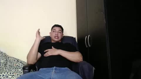 otto_stud online show from December 1, 2025, 4:17 am