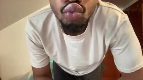 Snapshot of outofhisleague_ chatting on October 31, 2025, 3:35 pm outofhisleague_ online show from October 31, 2025, 3:35 pm