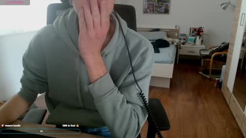 Snapshot of overkneebabe chatting on December 10, 2024, 12:27 pm OverkneeBabe online show from December 10, 2024, 12:27 pm