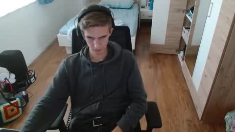 Snapshot of overkneebabe chatting on October 25, 2025, 11:29 am OverkneeBabe online show from October 25, 2025, 11:29 am