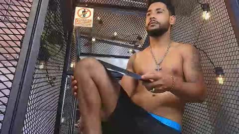 Owen Scott  online show from November 9, 2025, 5:39 am