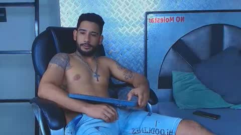 Owen Scott  online show from November 10, 2025, 4:22 am