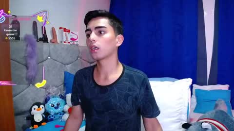 Owen  Independent model  online show from September 24, 2025, 11:30 pm