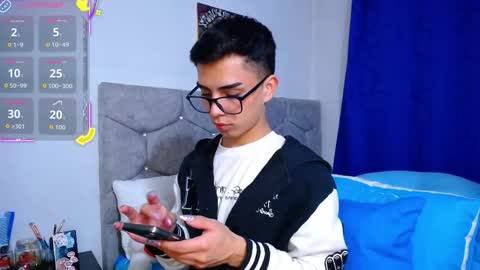 Owen  Independent model  online show from November 7, 2025, 3:28 am