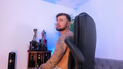 Maximus Owen online show from October 13, 2025, 11:27 pm