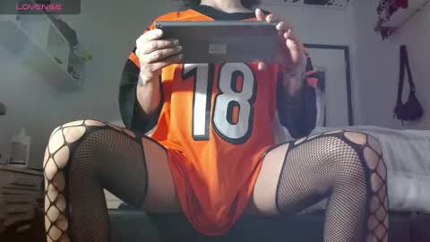 Snapshot of oxxy_jean chatting on May 24, 2026, 12:04 am Jeannifer online show from May 24, 2026, 12:04 am