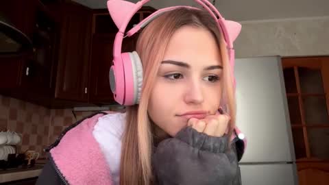 Snapshot of ozellagranville chatting on February 8, 2026, 7:12 am Eva online show from February 8, 2026, 7:12 am