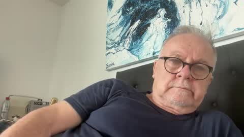 ozhairybearxxxx online show from February 3, 2026, 3:48 am