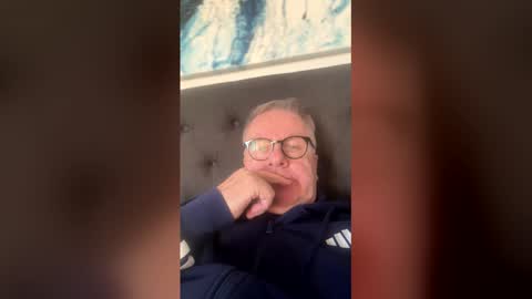 ozhairybearxxxx online show from May 7, 2026, 6:52 am