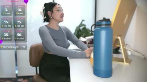 ozhmara online show from October 7, 2025, 2:36 pm