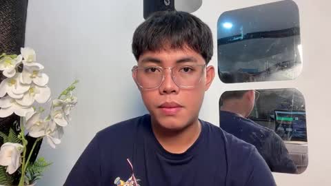 Snapshot of p1noytwink_ chatting on September 23, 2025, 8:39 am Terrence online show from September 23, 2025, 8:39 am