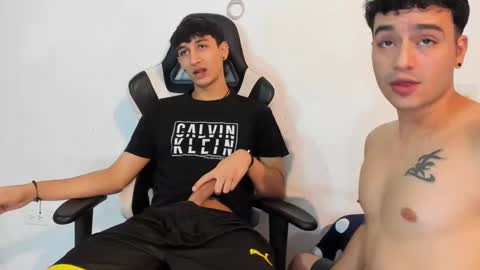 Snapshot of p_jhon chatting on February 17, 2025, 5:10 pm P online show from February 17, 2025, 5:10 pm