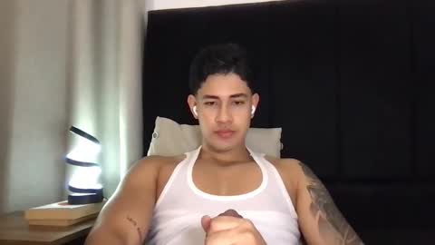 Javi    online show from February 1, 2026, 10:30 pm