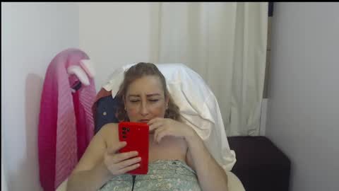 Snapshot of paiperhalliwey chatting on January 26, 2025, 4:20 am paiperhalliwey online show from January 26, 2025, 4:20 am