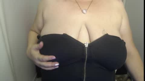 Snapshot of paiperhalliwey chatting on March 9, 2025, 12:00 am paiperhalliwey online show from March 9, 2025, 12:00 am