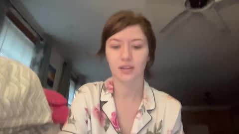 paisleysnowxo online show from October 30, 2025, 8:20 pm