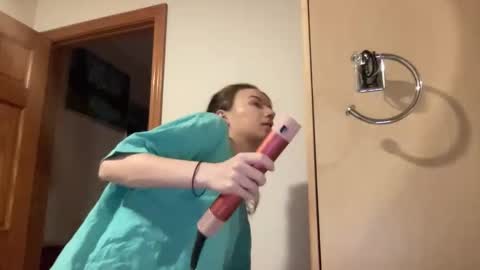 paisleysnowxo online show from November 4, 2025, 11:04 pm