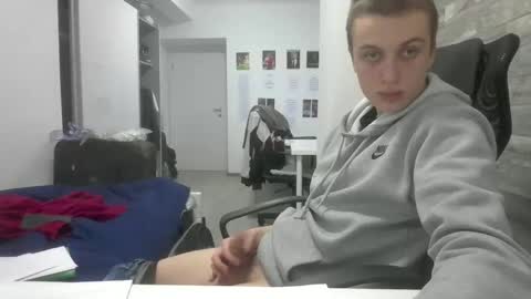 Snapshot of pajakot chatting on February 1, 2026, 12:04 pm pere online show from February 1, 2026, 12:04 pm