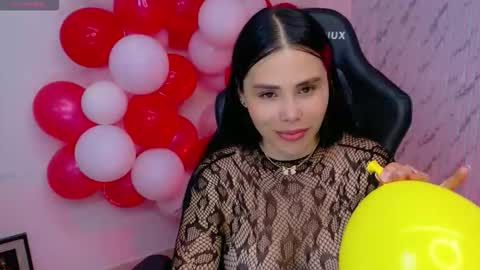 Snapshot of pam_roberts chatting on February 20, 2026, 10:43 pm Pam online show from February 20, 2026, 10:43 pm