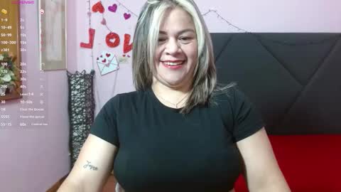 pamela_echeverria online show from June 1, 2026, 11:12 am