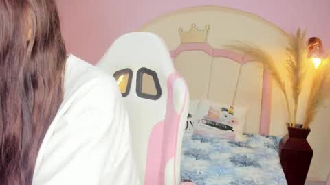 Snapshot of pamela_monroy_ chatting on April 25, 2026, 2:25 pm Princess Pamela online show from April 25, 2026, 2:25 pm