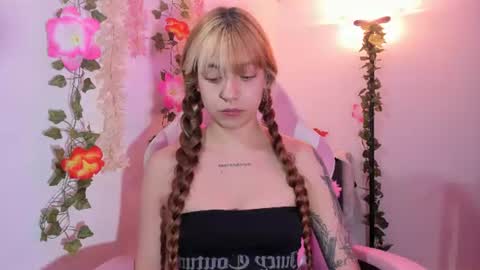 pamelajhonsom online show from June 14, 2026, 4:14 am