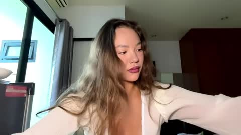 Kamila online show from April 19, 2026, 5:07 am