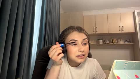 Snapshot of pamulahallquist chatting on June 17, 2026, 2:18 pm Lia online show from June 17, 2026, 2:18 pm