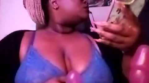 Snapshot of pandamami chatting on February 12, 2025, 12:48 am pandamami online show from February 12, 2025, 12:48 am