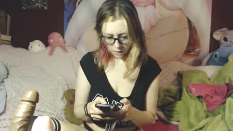 Snapshot of pandora_allsorts chatting on November 30, 2025, 4:44 pm pandora-allsorts online show from November 30, 2025, 4:44 pm