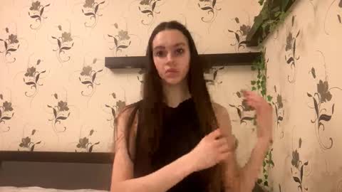 Snapshot of pantease_ chatting on November 7, 2025, 9:48 pm Kate online show from November 7, 2025, 9:48 pm