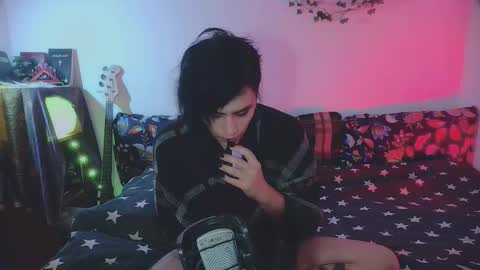 In bio online show from November 11, 2025, 6:08 pm