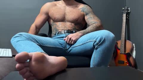 Snapshot of panther_style chatting on October 31, 2025, 2:18 pm Oleg online show from October 31, 2025, 2:18 pm