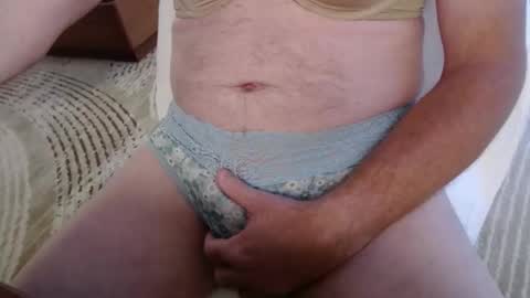 Snapshot of panties17 chatting on November 2, 2025, 11:18 pm Europa1974 online show from November 2, 2025, 11:18 pm