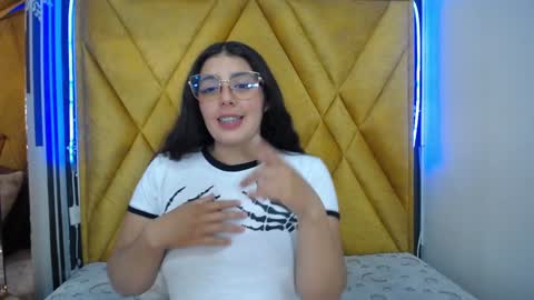 Snapshot of paola_lyon chatting on February 7, 2025, 9:58 pm Paola Lyon online show from February 7, 2025, 9:58 pm