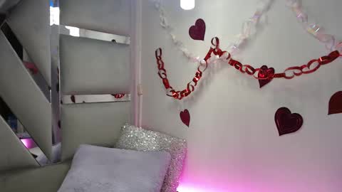 Snapshot of paola_lyon chatting on February 22, 2025, 7:25 pm Paola Lyon online show from February 22, 2025, 7:25 pm