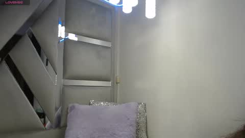 Snapshot of paola_lyon chatting on March 6, 2025, 12:30 pm Paola Lyon online show from March 6, 2025, 12:30 pm