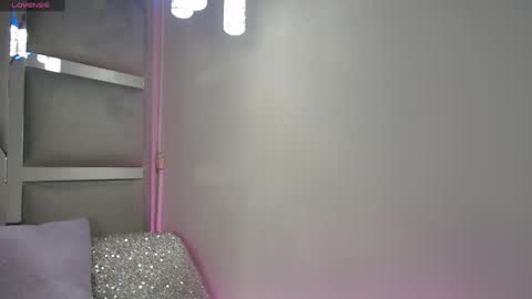 Snapshot of paola_lyon chatting on March 8, 2025, 12:09 pm Paola Lyon online show from March 8, 2025, 12:09 pm