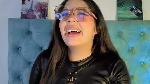 Snapshot of paola_lyon chatting on September 10, 2025, 7:03 pm Paola Lyon online show from September 10, 2025, 7:03 pm