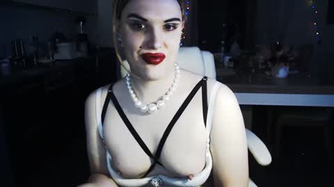 Snapshot of paoladoll chatting on December 6, 2024, 2:38 pm Sarina Williams online show from December 6, 2024, 2:38 pm